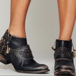 FreeBird GRAND Ankle Booties size 6